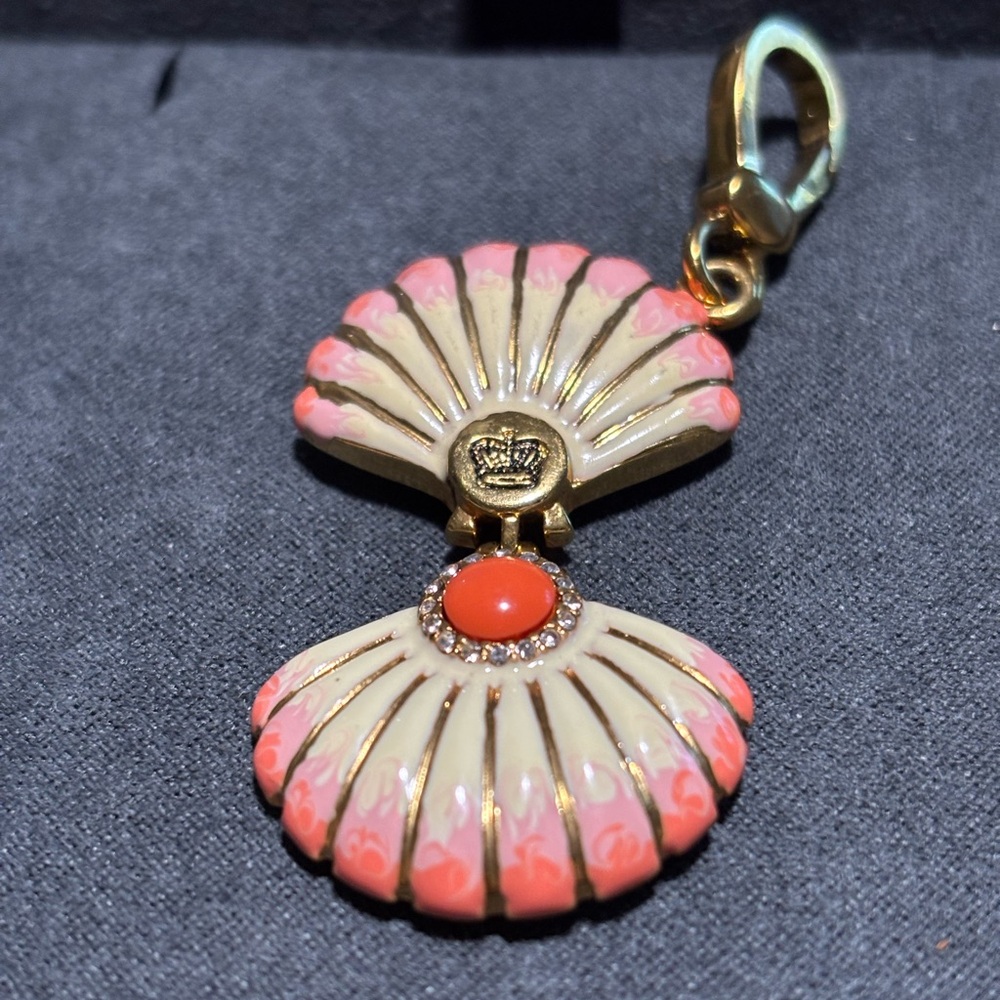 Juicy Couture Gold and Coral Shell Charm OPENS to reveal a faux pearl - Picture 4 of 5